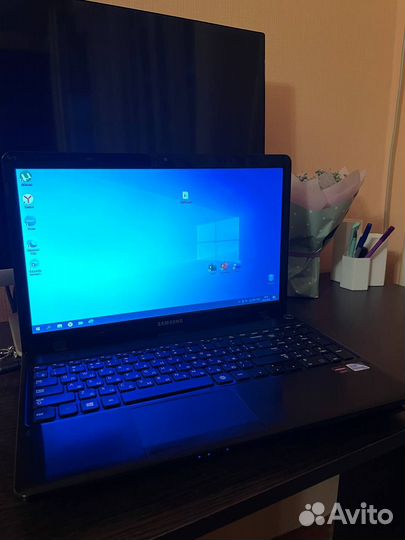 Ноутбук samsung 6GB/radeon HD7670/128GB SSD