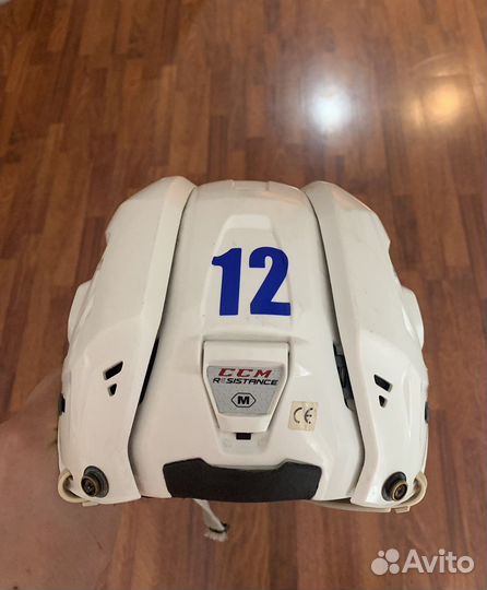 Хоккейный шлем