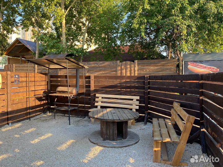 Аренда беседки у пруда с мангальной зоной