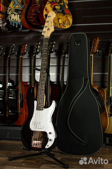 Бас гитара Caraya + Аксессуары