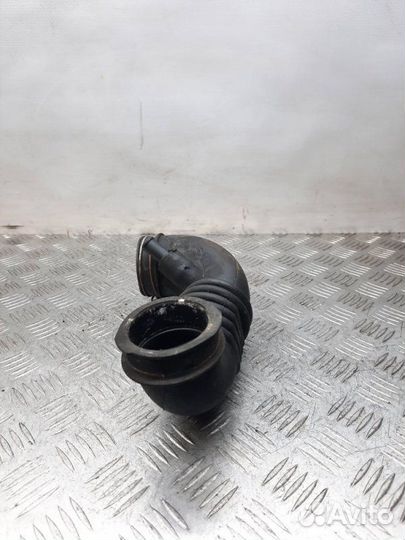 Патрубок интеркулера Toyota Yaris хэтчбэк 3 дв