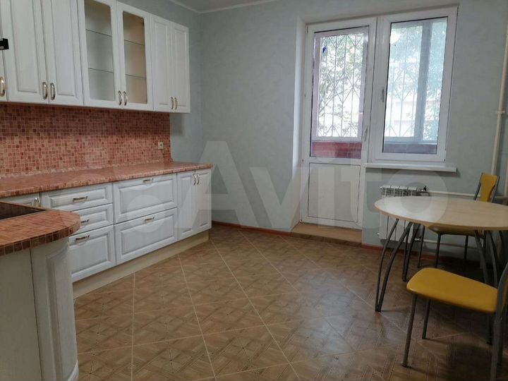 2-к. квартира, 74 м², 2/14 эт.