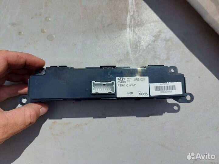 Блок управления магнитолой Hyundai Equus