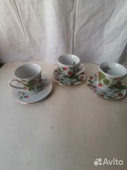 Чайные чашки с блюдцами
