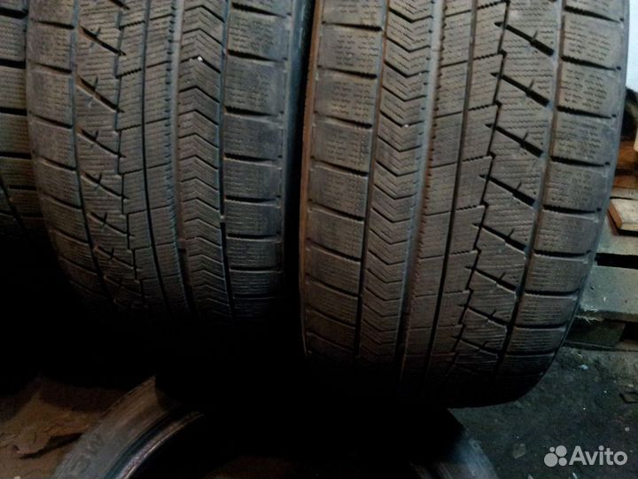 Bridgestone Blizzak VRX 245/40 R18 и 275/35 R18 95S