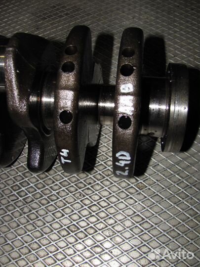 Коленвал 2.4 дизель Фольксваген Транспортер Т4