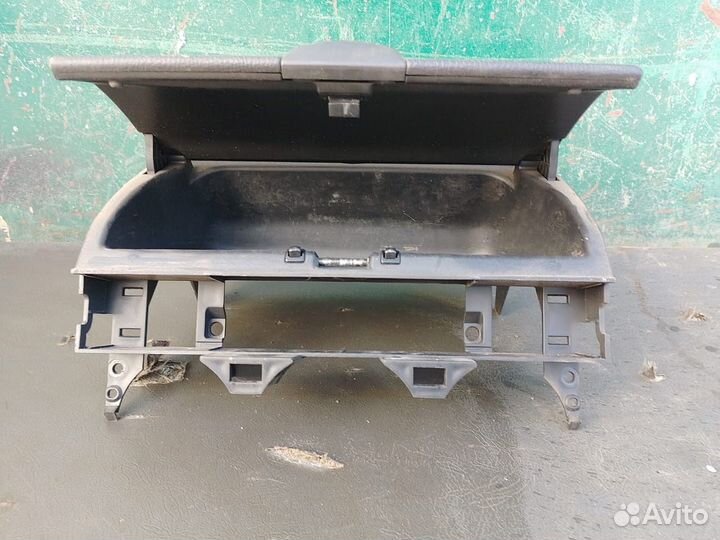 Бардачок торпеды mazda 6 gg