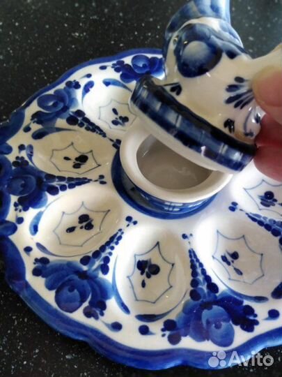 Пасхальный набор тарелка для яиц и солонка