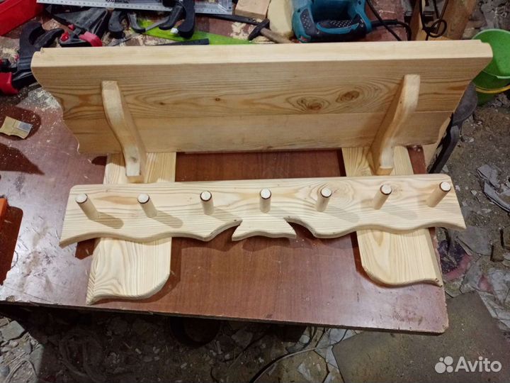 Полка-вешалка для бани, дачи, беседки