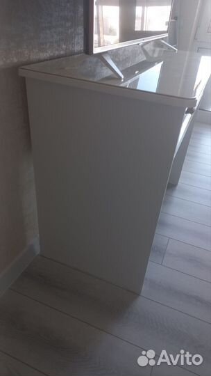 Косметический столик