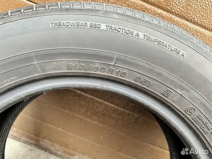 Yokohama BluEarth E75 215/60 R16