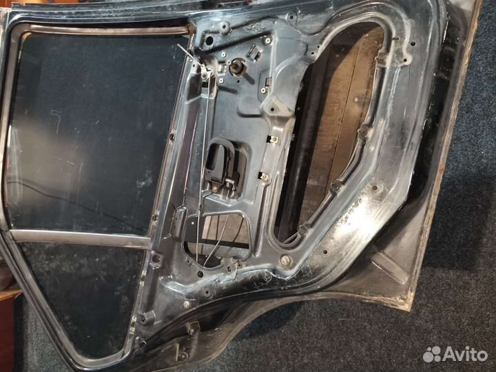 Дверь левая задняя е36 седан
