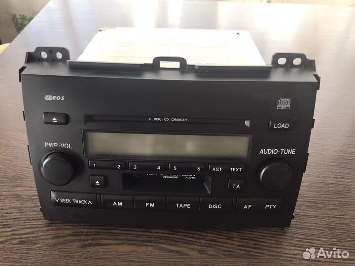 Штатное головное устройство на Toyota LC 120