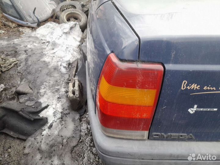 Задние фонари Опель омега А