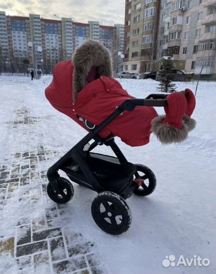 Stokke winter kit и шкура из овчины на сиденье