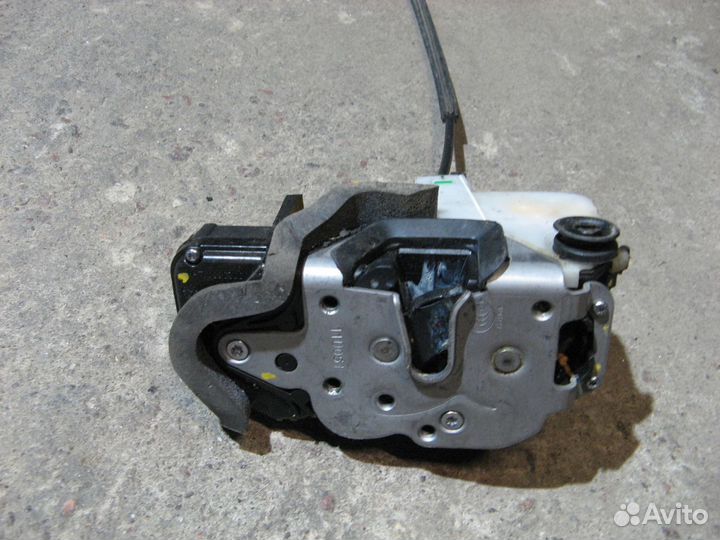 Замок двери задней левой Opel Insignia I (2008—2013)