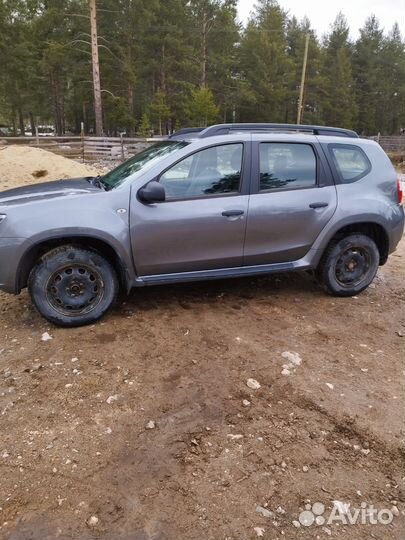 Nissan Terrano 1.6 МТ, 2017, битый, 108 000 км