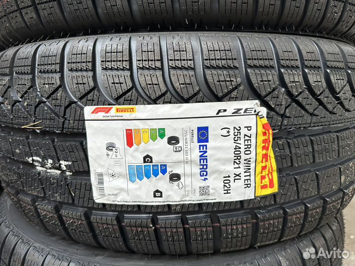 Pirelli P Zero Winter 255/40 R21 и 285/35 R21 105H