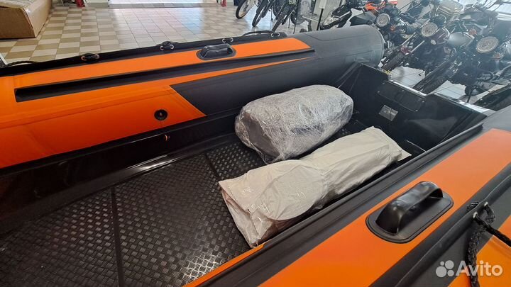 Лодка RIB навигатор 380R