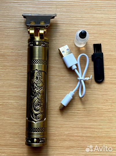 Триммер для усов и бороды