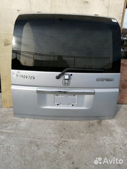 Дверь багажника Honda Stepwgn RF1
