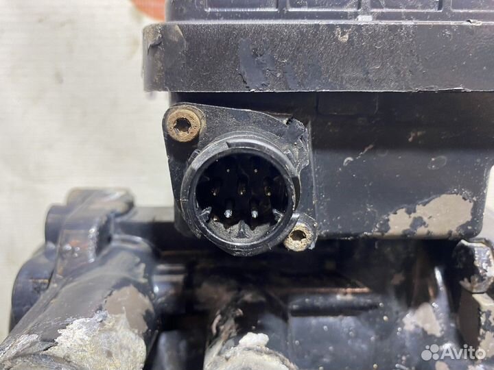 Кран управления тормозами прицепа