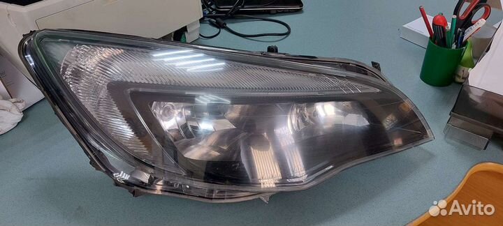 Фара правая на Opel Astra 2013