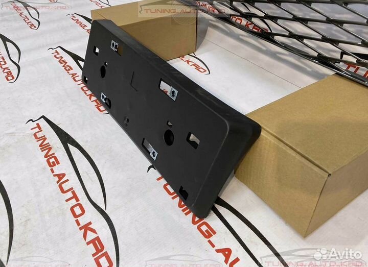 Решетка радиатора Lexus NX200 Стиль F-Sport