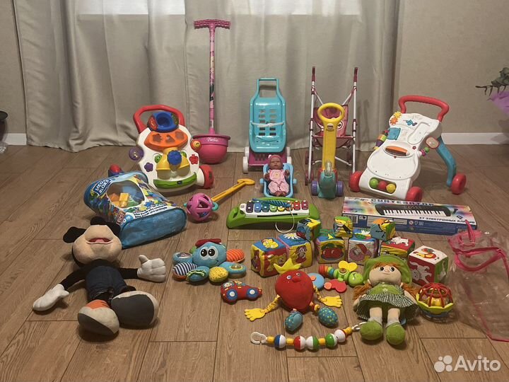 Игрушки велосипед, батут, коляска для кукол