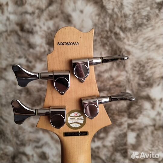 Бас гитара Greg Bennett Corsair