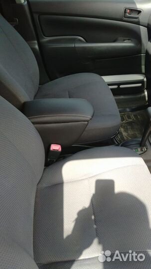 Подлокотник Toyota Probox