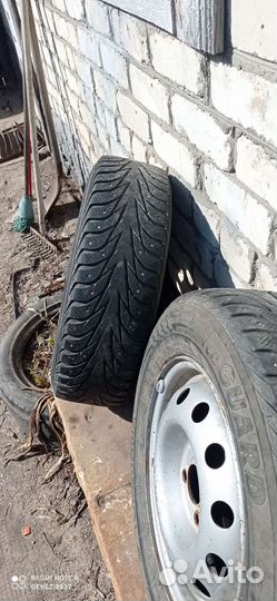 Yokohama IceGuard Stud IG65 185/70 R14