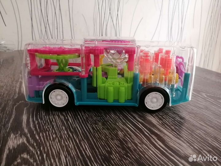 Игрушка автобус новый