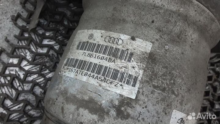 Стойка амортизатора переднего правого Audi Q7