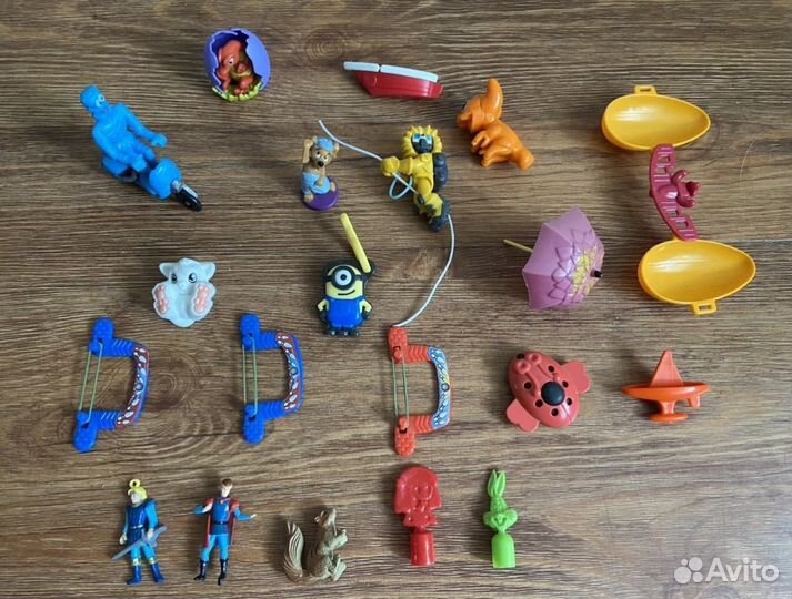Киндер игрушки разные много