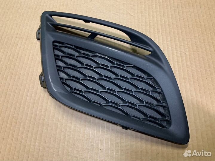 Решетка бампера правая XC60 (до 2014 г.)