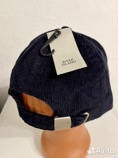 River Island.новая бейсболка:вельвет. OneSize