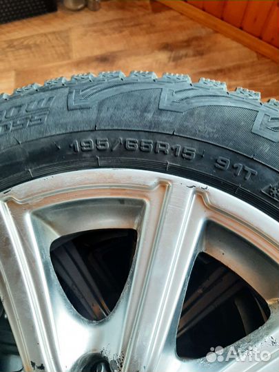 Резина зимняя 195/65/15 на литых дисках
