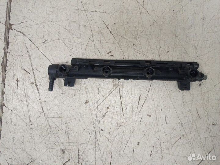 Рейка топливная (рампа) Skoda Rapid NH3 cfna