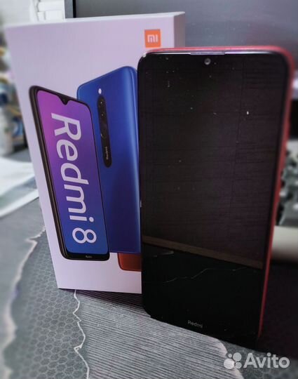 Телефон Xiaomi Redmi8