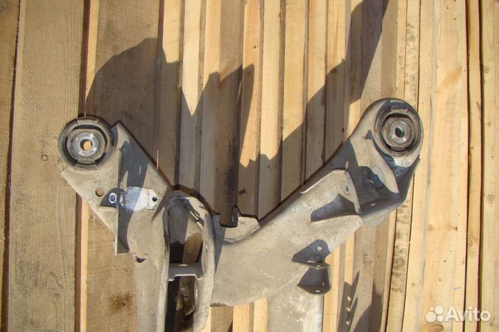 Балка задняя Audi A8 (D3)