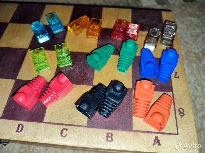 Коннекторы rj45 для интернета цветные