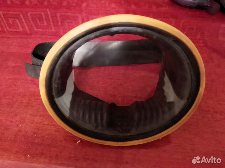 Продам противогазы, подв. маску, шапку, нарукавнки