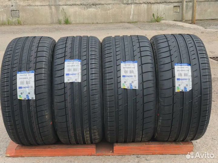 Triangle TH201 235/35 R19 и 265/30 R19 91Y