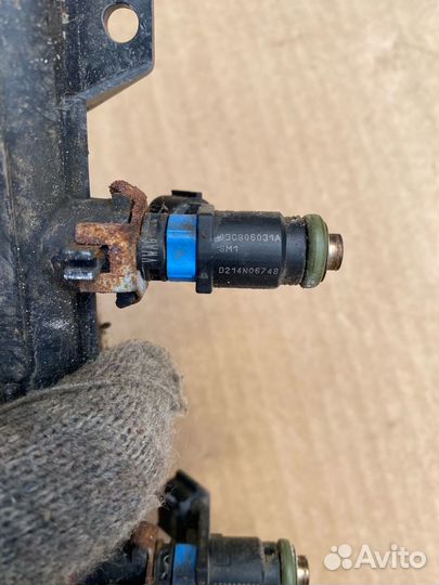 Топливная рампа Volkswagen Polo Skoda Rapid