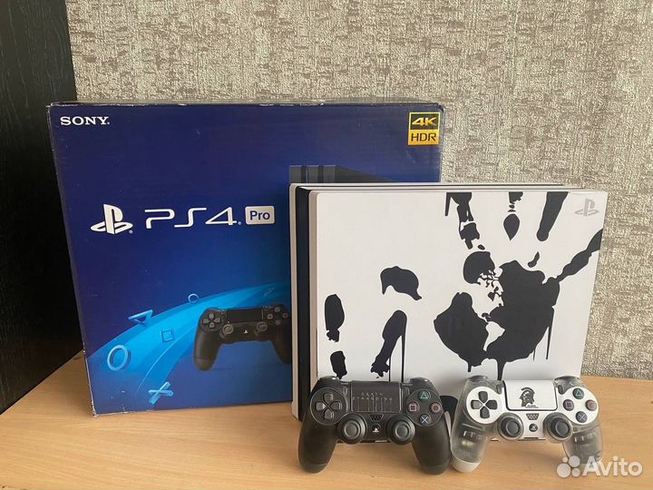 Ps4 pro 1 tb 2 геймпада + 400 игр