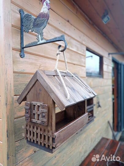 Декоративная кормушка