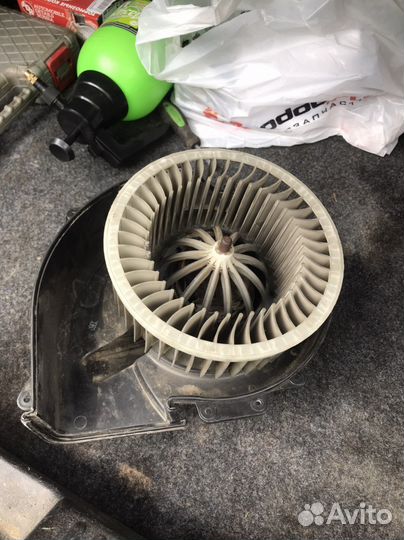 Моторчик отопителя поло