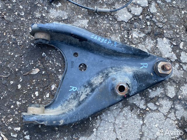 Renault sandero stepway 2 передний правый рычаг