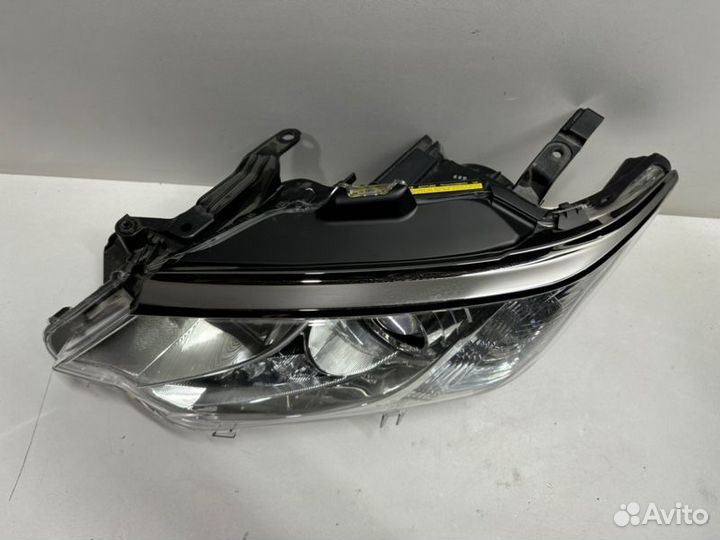 Фара ксенон передняя левая Toyota Camry V55